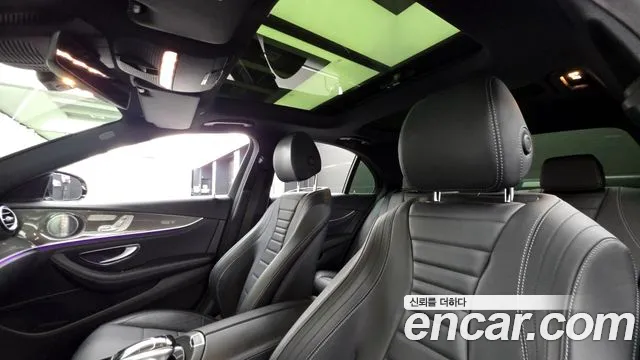 Mercedes-Benz E-Class 2019 — фото 18