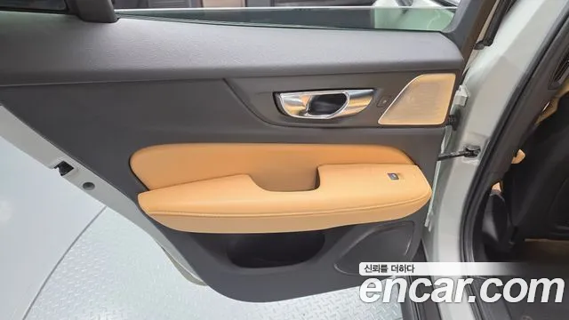 Volvo V60 2019 — фото 15