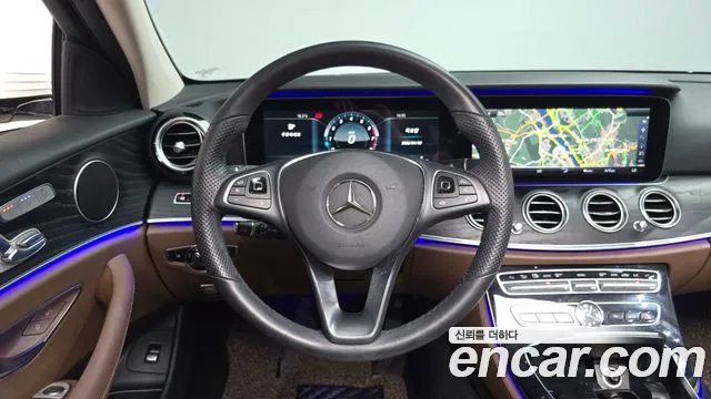 Mercedes-Benz E-Class 2017 — фото 18