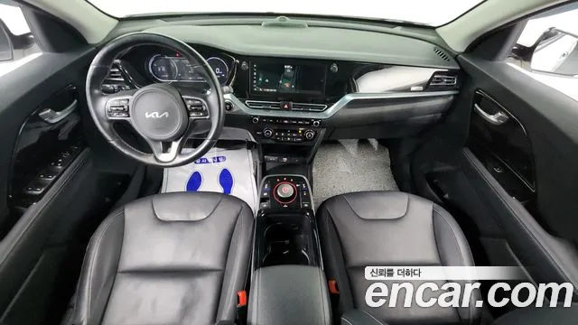 Kia Niro 2022 — фото 10