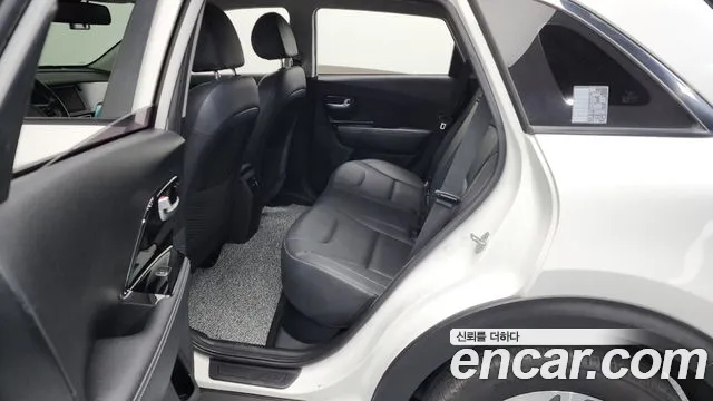 Kia Niro 2022 — фото 18