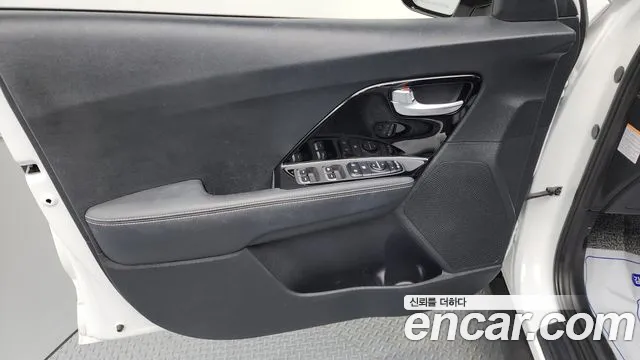 Kia Niro 2022 — фото 14