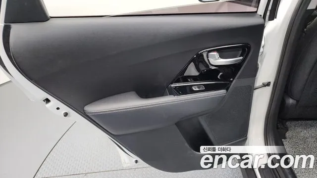 Kia Niro 2022 — фото 15