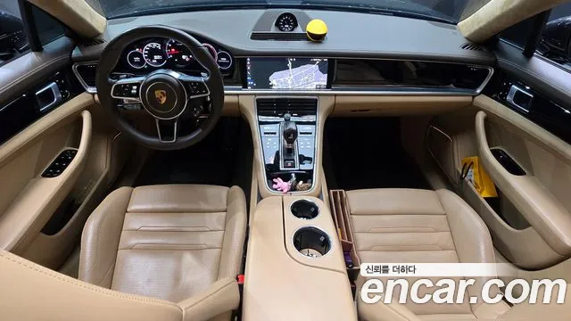 Porsche Panamera 2018 — фото 10