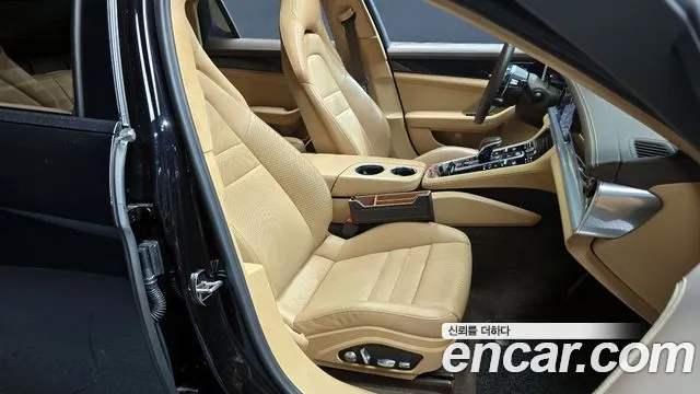 Porsche Panamera 2018 — фото 18