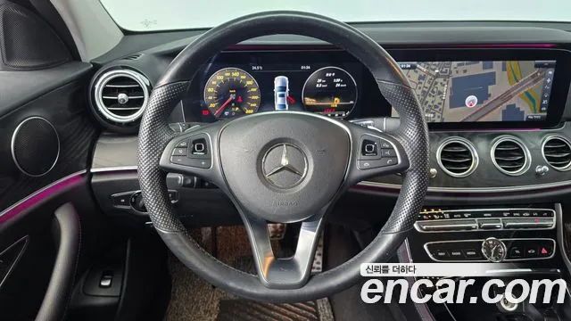 Mercedes-Benz E-Class 2017 — фото 12