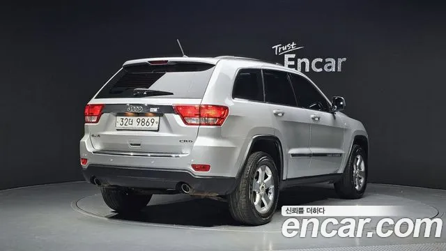 Jeep Cherokee 2012 — фото 2