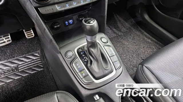 Hyundai Kona 2018 — фото 12