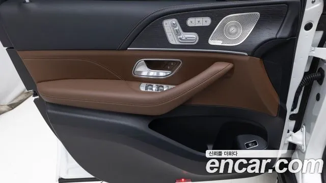 Mercedes-Benz GLE-Class 2025 — фото 15