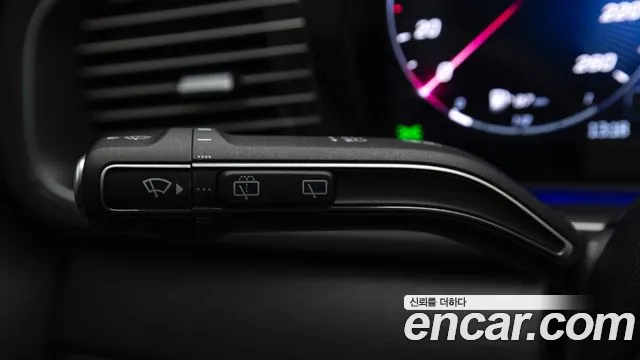 Mercedes-Benz GLE-Class 2025 — фото 18