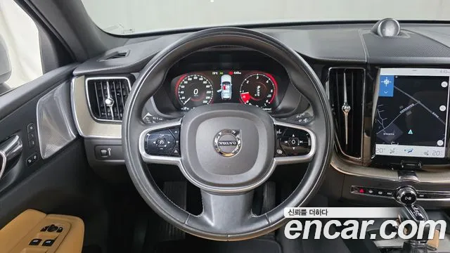 Volvo XC60 2018 — фото 13
