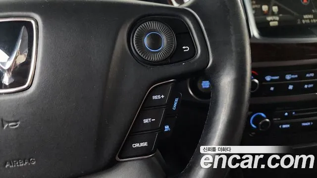 Hyundai Equus 2015 — фото 18