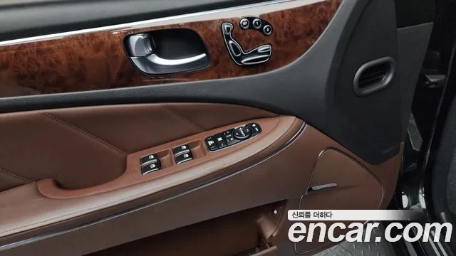 Hyundai Equus 2015 — фото 19