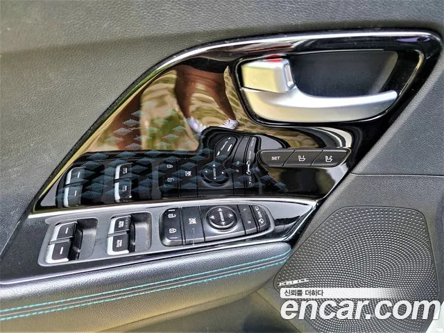 Kia Niro 2019 — фото 12