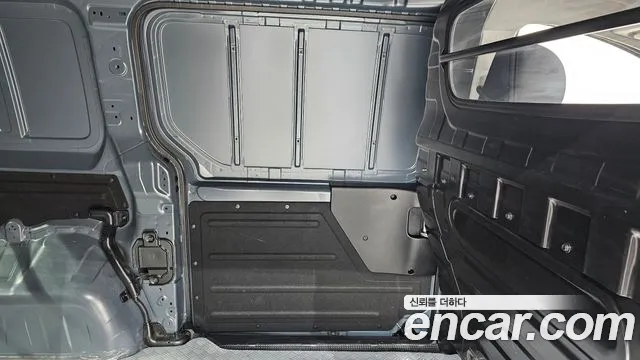 Hyundai Staria 2022 — фото 15
