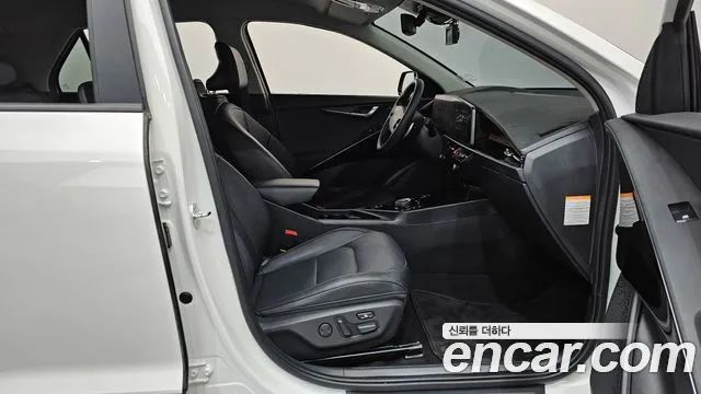 Kia Niro 2024 — фото 16