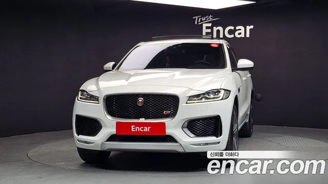Jaguar F-PACE 2017 — фото 1