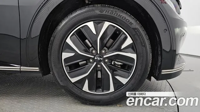 Kia EV6 2023 — фото 4