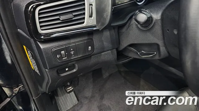Kia Niro 2017 — фото 19