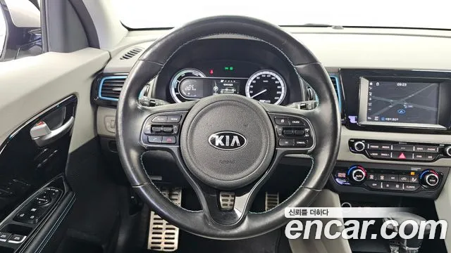 Kia Niro 2017 — фото 13