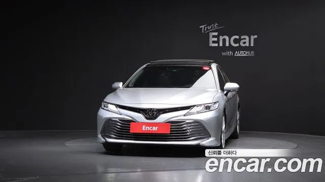 Toyota Camry 2018 — фото 3