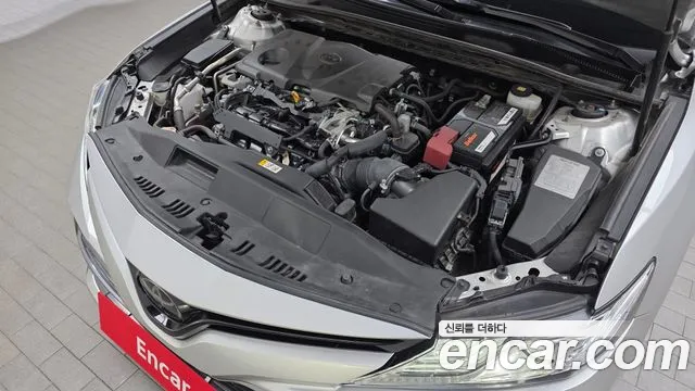 Toyota Camry 2018 — фото 6