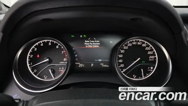 Toyota Camry 2018 — фото 11
