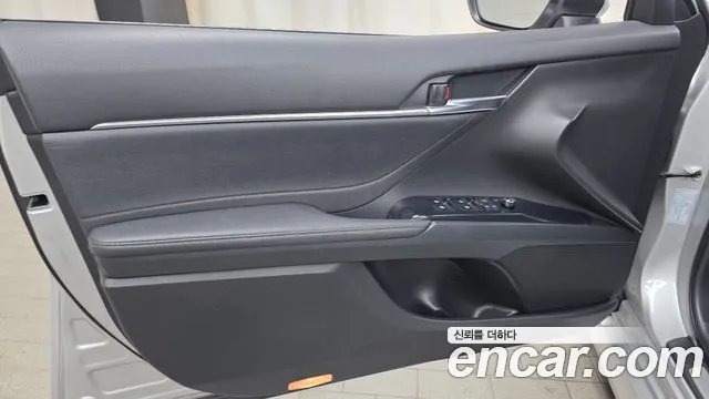 Toyota Camry 2018 — фото 14