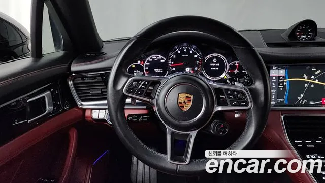 Porsche Panamera 2018 — фото 13