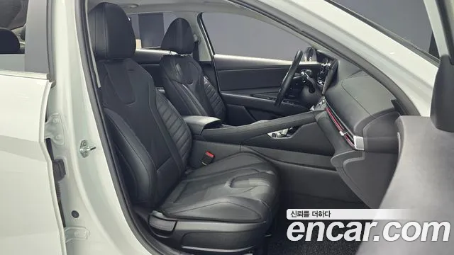 Hyundai AVANTE 2021 — фото 12