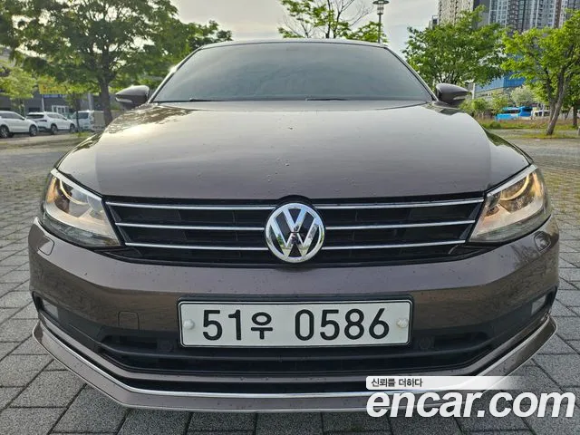 Volkswagen Jetta 2015 — фото 1