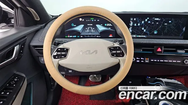 Kia EV6 2023 — фото 14