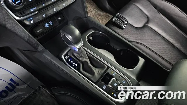 Hyundai Santafe 2019 — фото 12