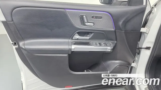 Mercedes-Benz GLB-Class 2020 — фото 14