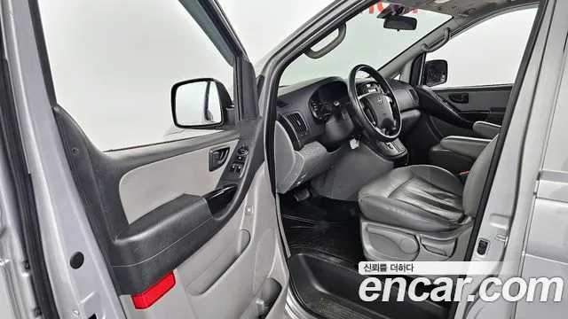 Hyundai Starex 2015 — фото 10