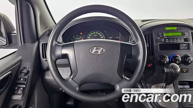 Hyundai Starex 2015 — фото 12