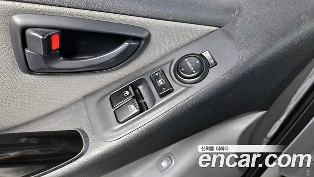 Hyundai Starex 2015 — фото 17