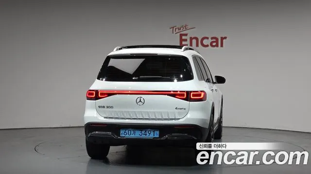 Mercedes-Benz EQB 2023 — фото 3
