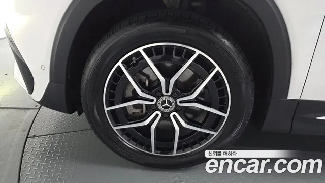 Mercedes-Benz EQB 2023 — фото 4