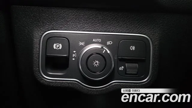 Mercedes-Benz EQB 2023 — фото 15
