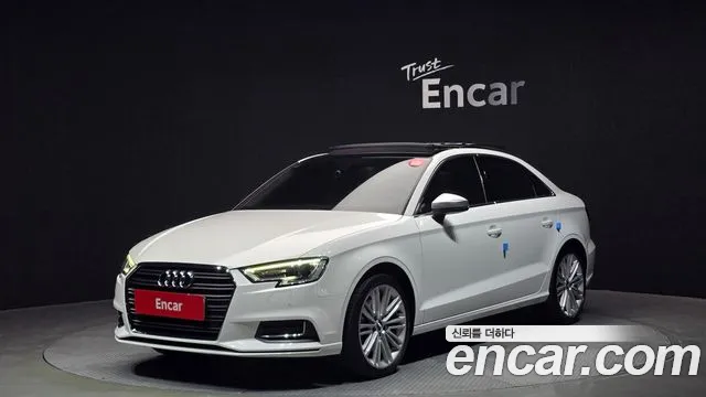 Audi A3 2018 — фото 1