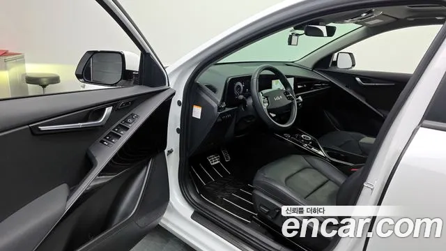 Kia Niro 2022 — фото 10