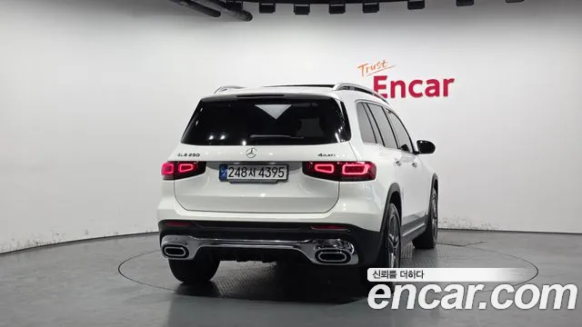 Mercedes-Benz GLB-Class 2023 — фото 4