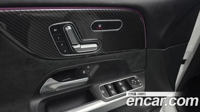 Mercedes-Benz GLB-Class 2023 — фото 14