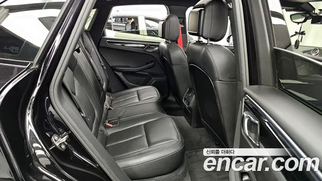 Porsche Macan 2017 — фото 11