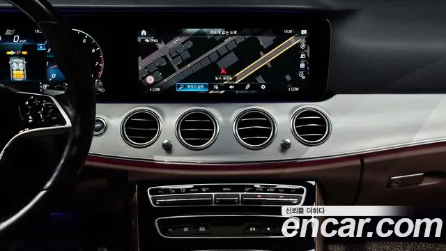 Mercedes-Benz E-Class 2021 — фото 20