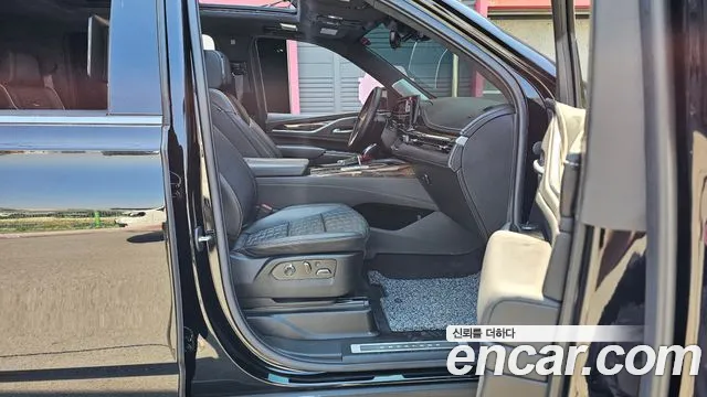 Cadillac Escalade 2022 — фото 11