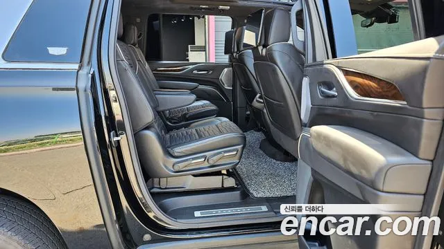 Cadillac Escalade 2022 — фото 12