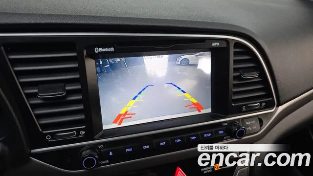 Hyundai AVANTE 2016 — фото 14