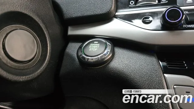 Hyundai AVANTE 2016 — фото 16